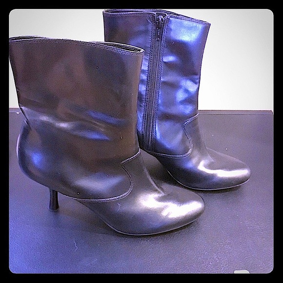 Gorgeous Ann Marino Black Boots - Picture 3 of 8